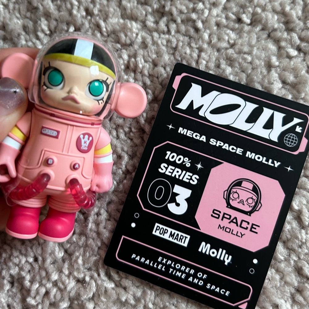 Pop Mart figurine_ Molly PEACH - Picture 5 of 17